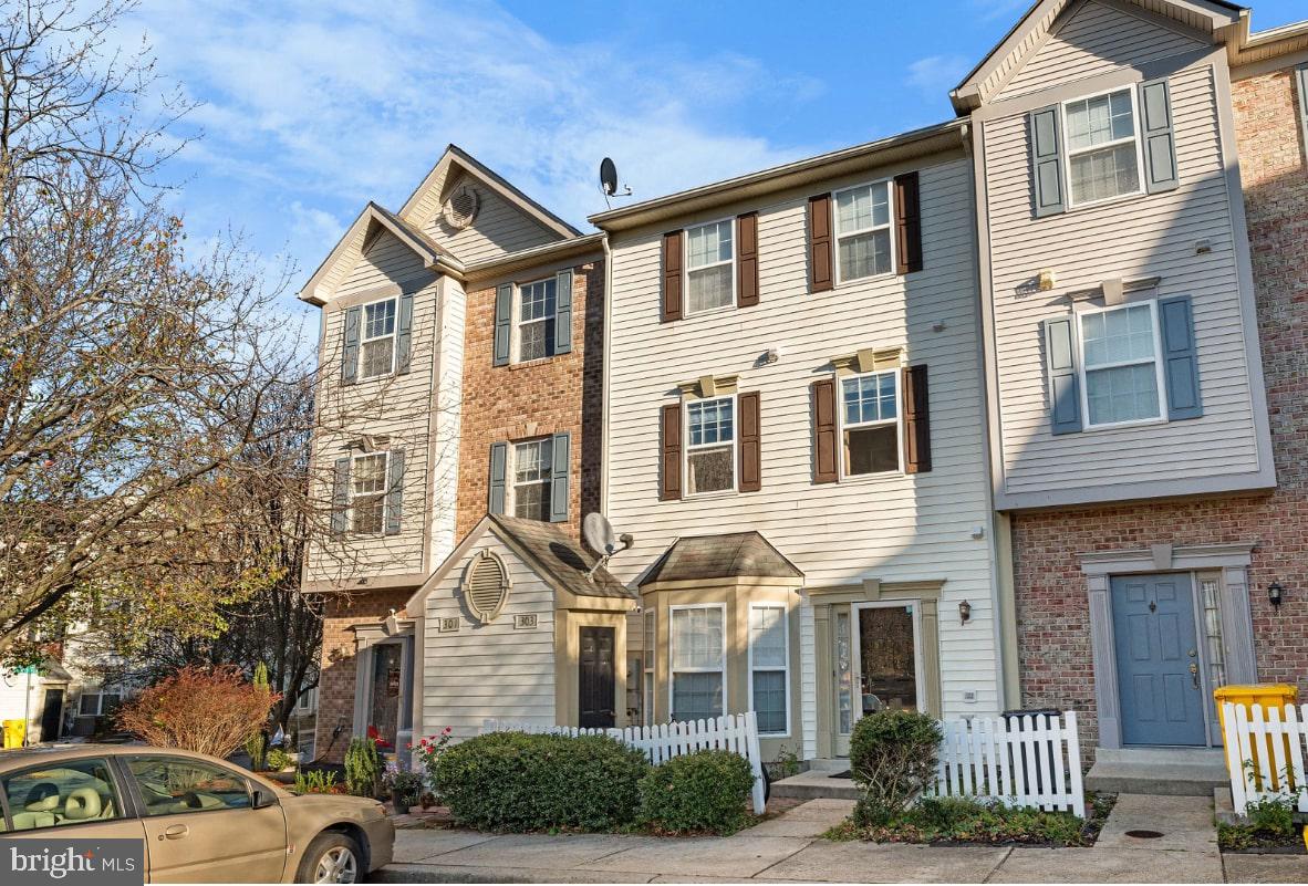 SEVEN OAKS - Residential