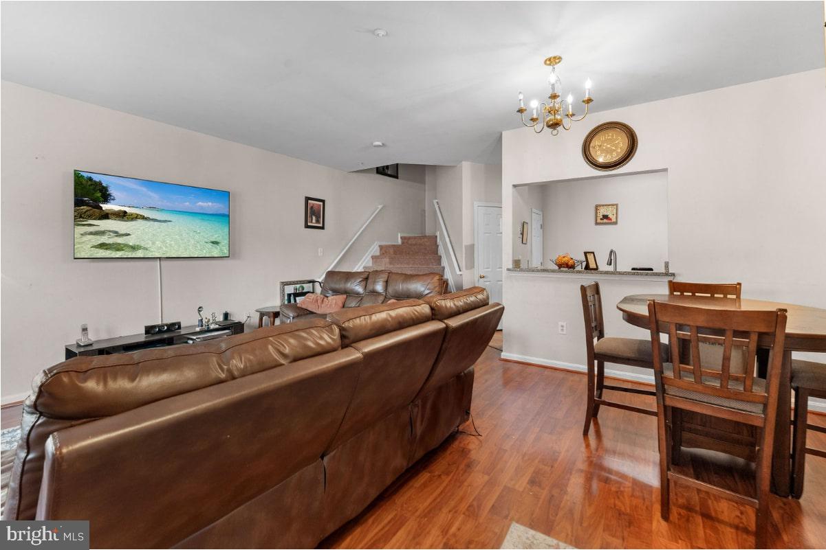 SEVEN OAKS - Residential