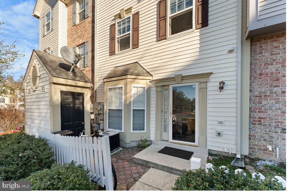 SEVEN OAKS - Residential