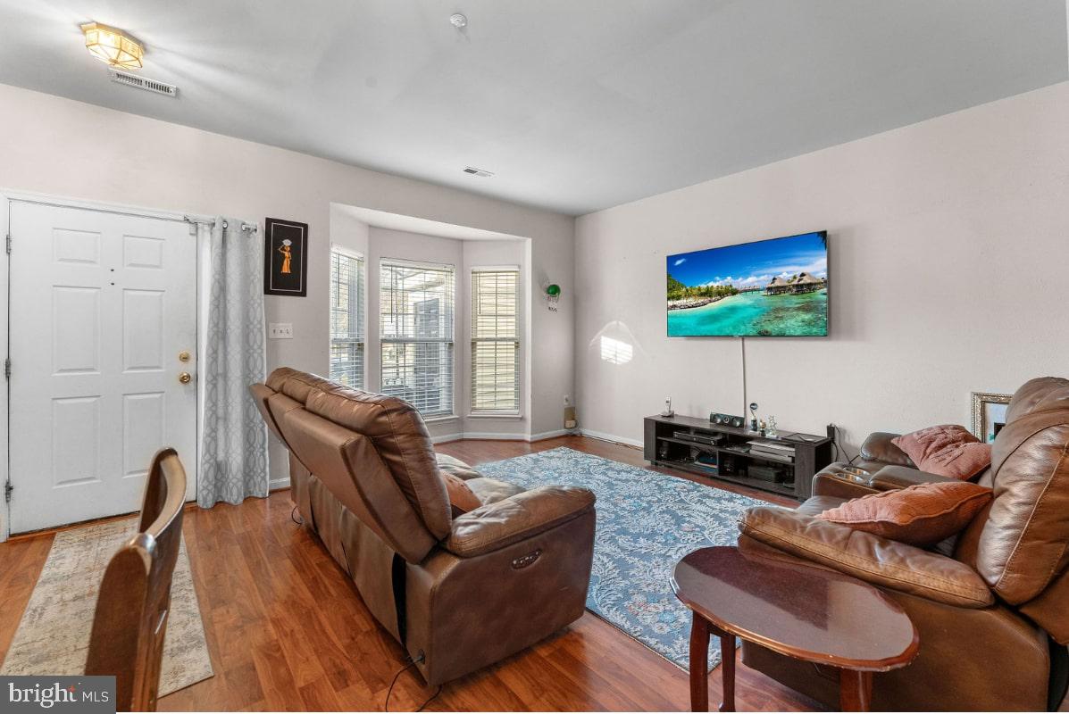 SEVEN OAKS - Residential