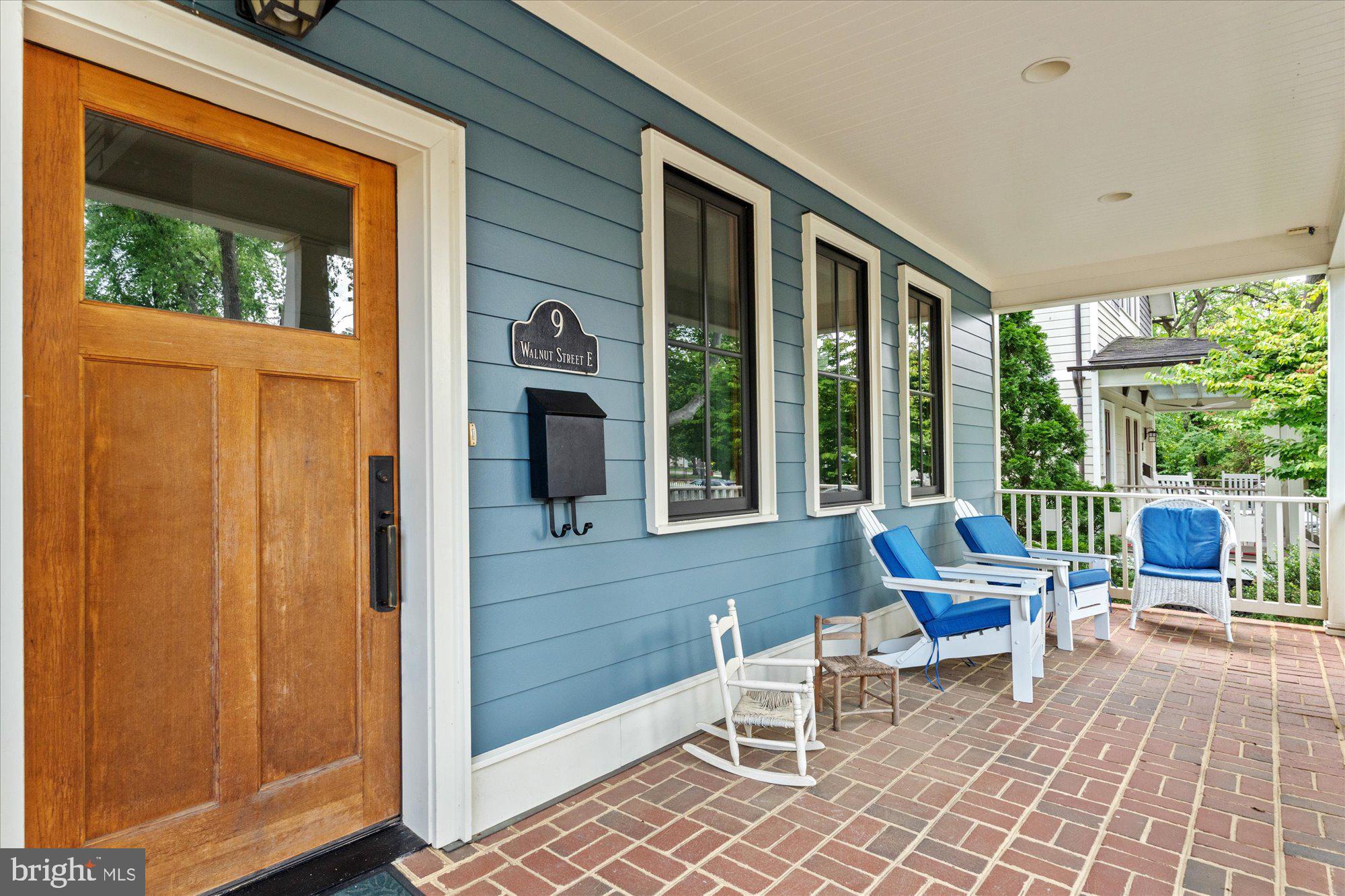 9 E WALNUT STREET