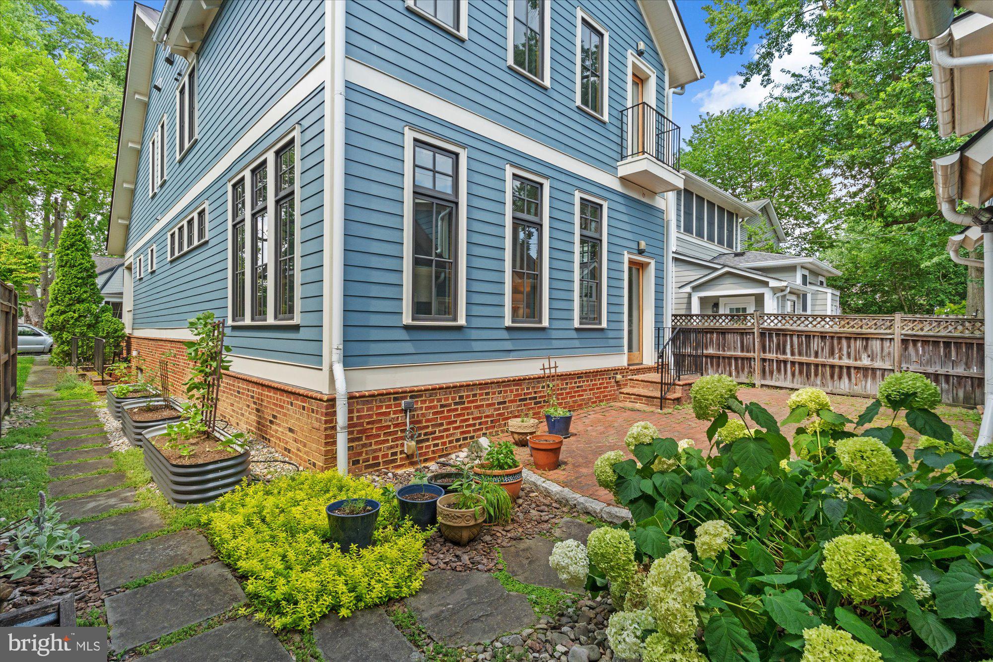 ROSEMONT - Residential