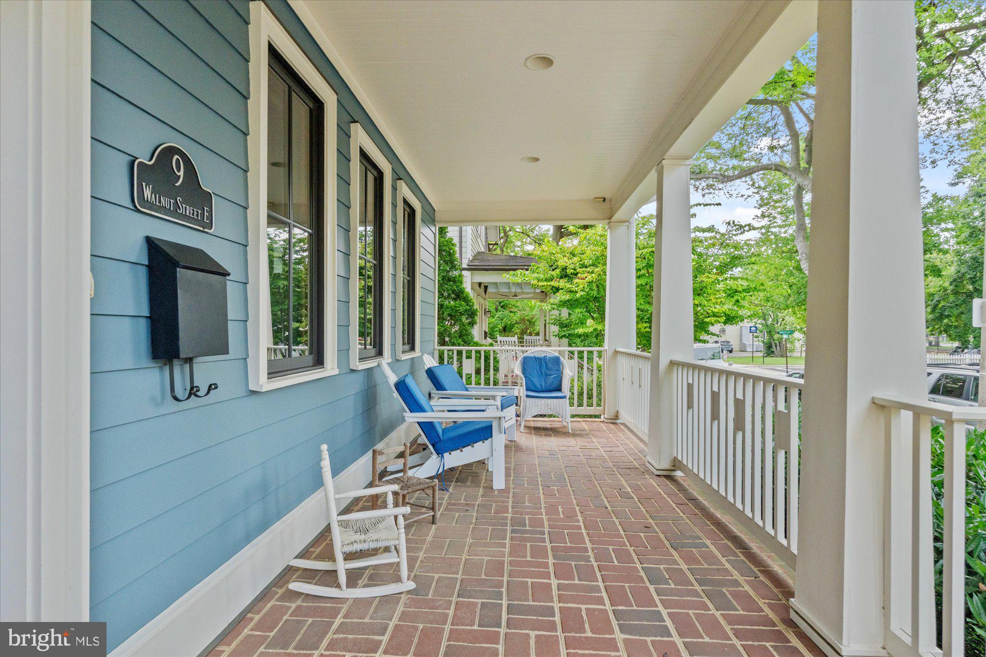 9 E WALNUT STREET