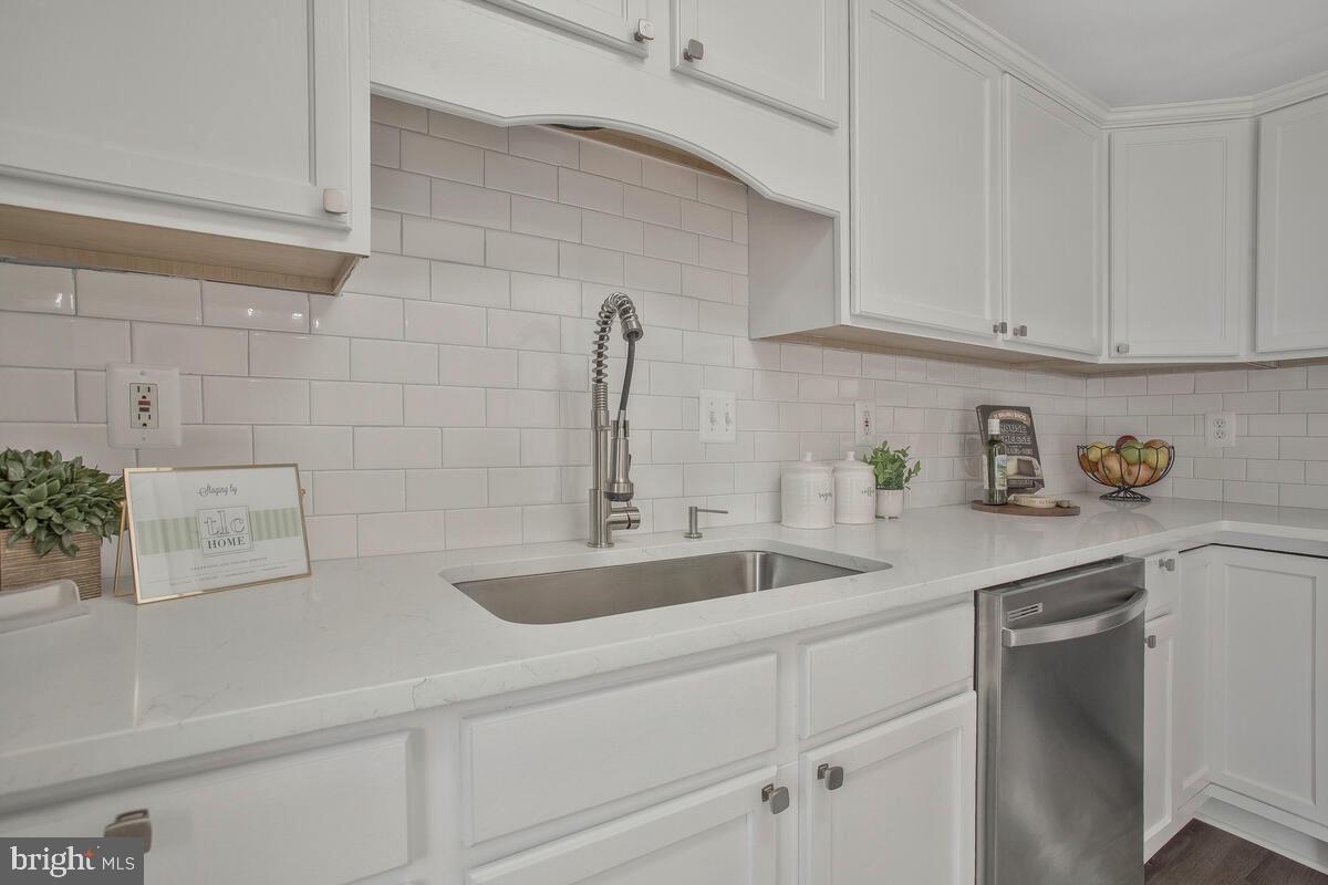 GRAY INN COURT - Residential