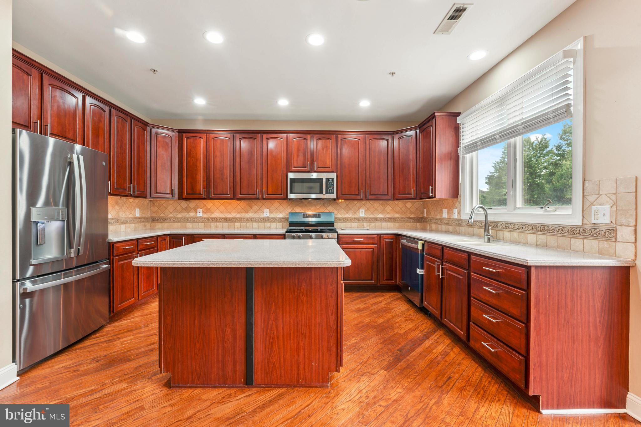 DEVONSHIRE ESTATES - Residential