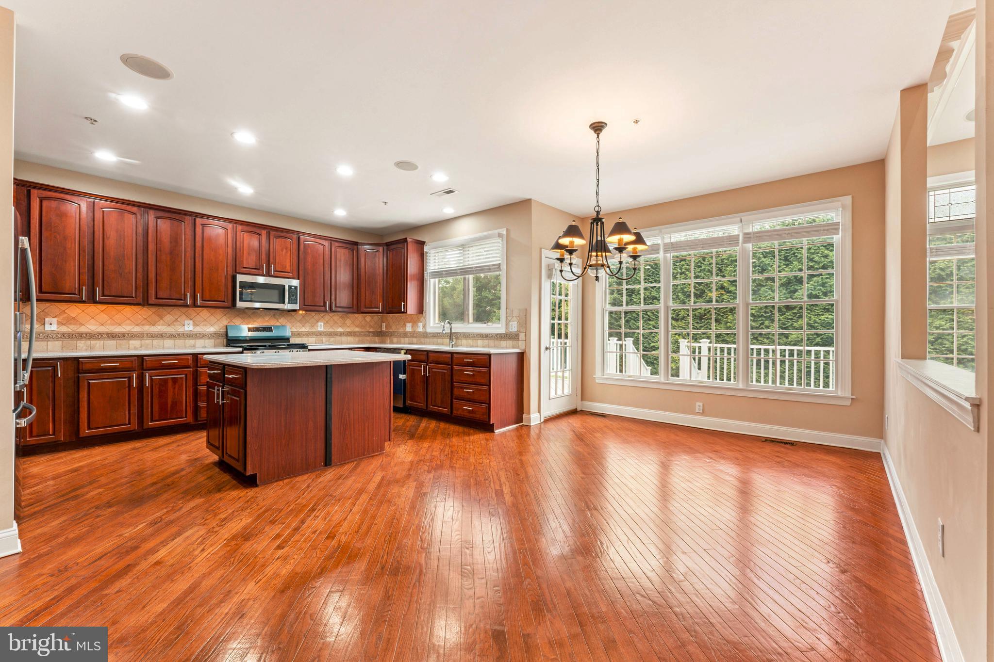 DEVONSHIRE ESTATES - Residential