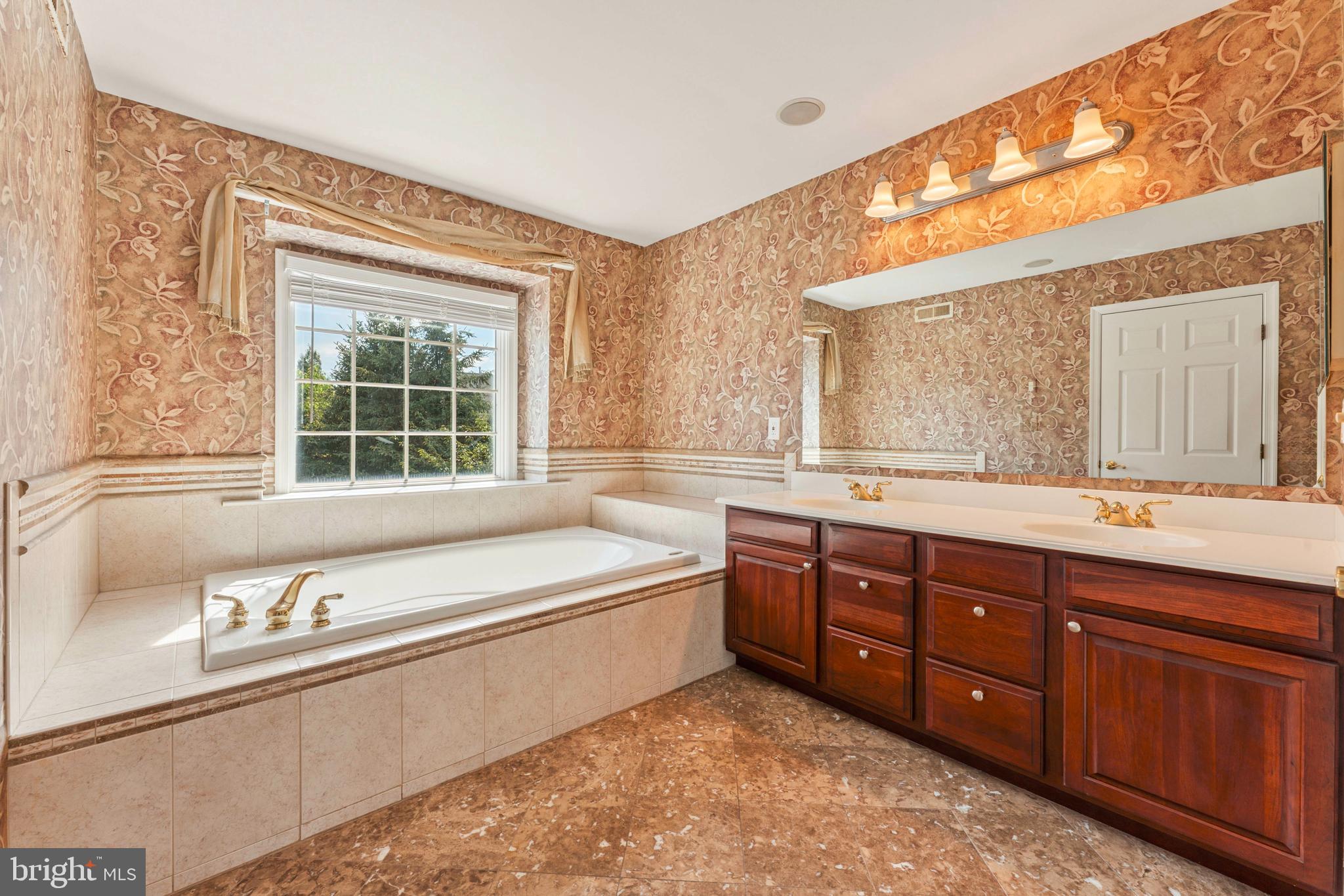 DEVONSHIRE ESTATES - Residential