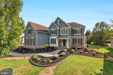 2294 STAFFORDSHIRE ROAD BUCKINGHAM PA 18912