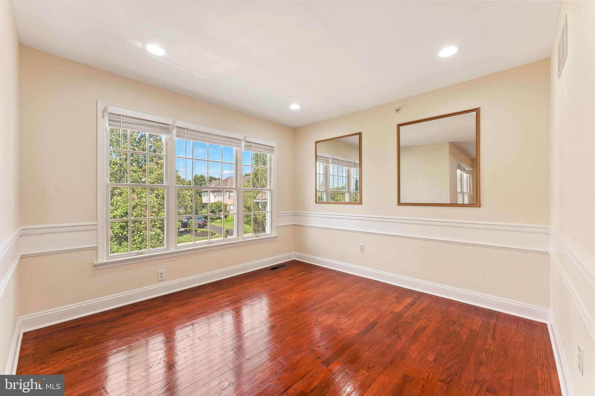 DEVONSHIRE ESTATES - Residential