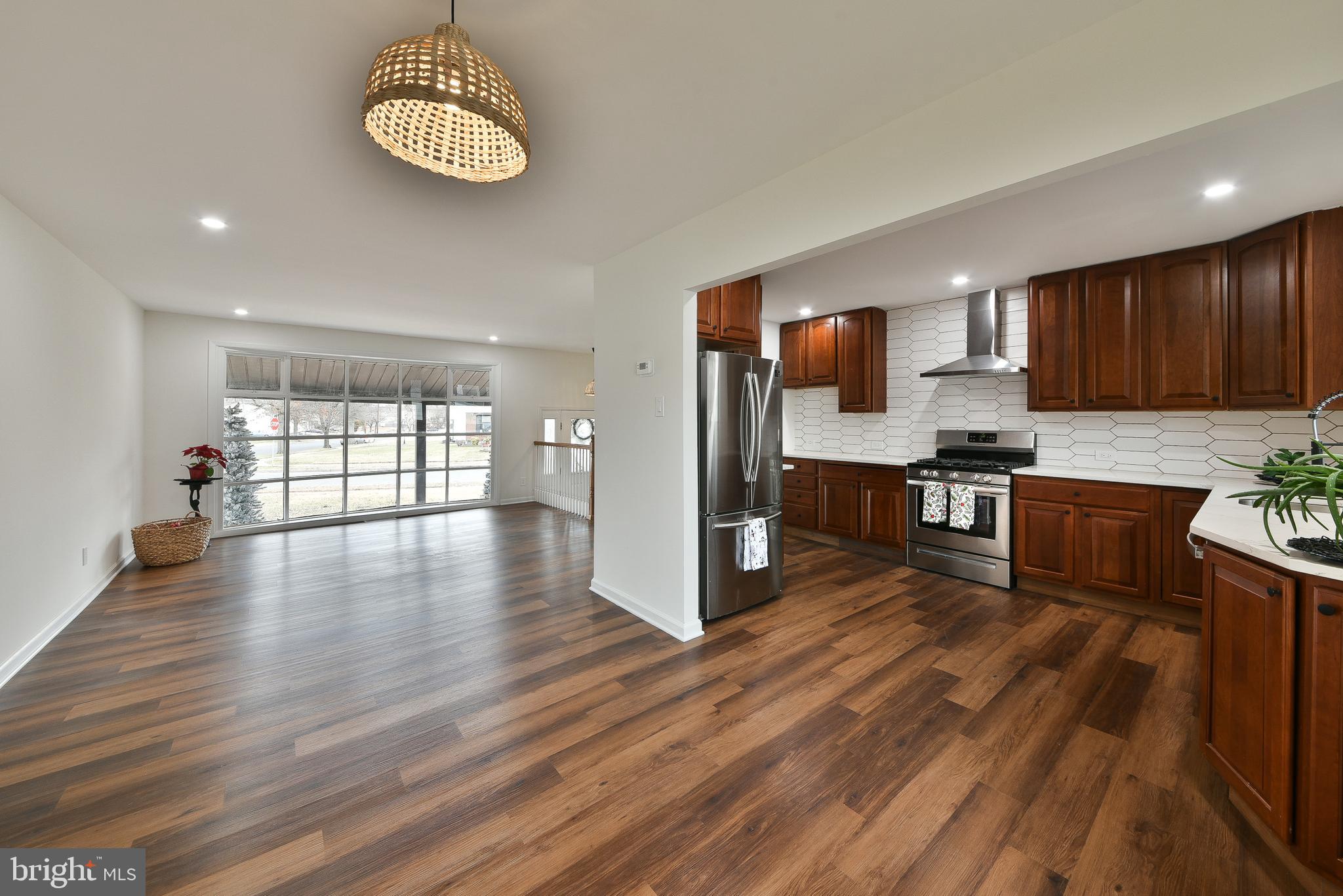 EDGEWATER ESTATES - Residential