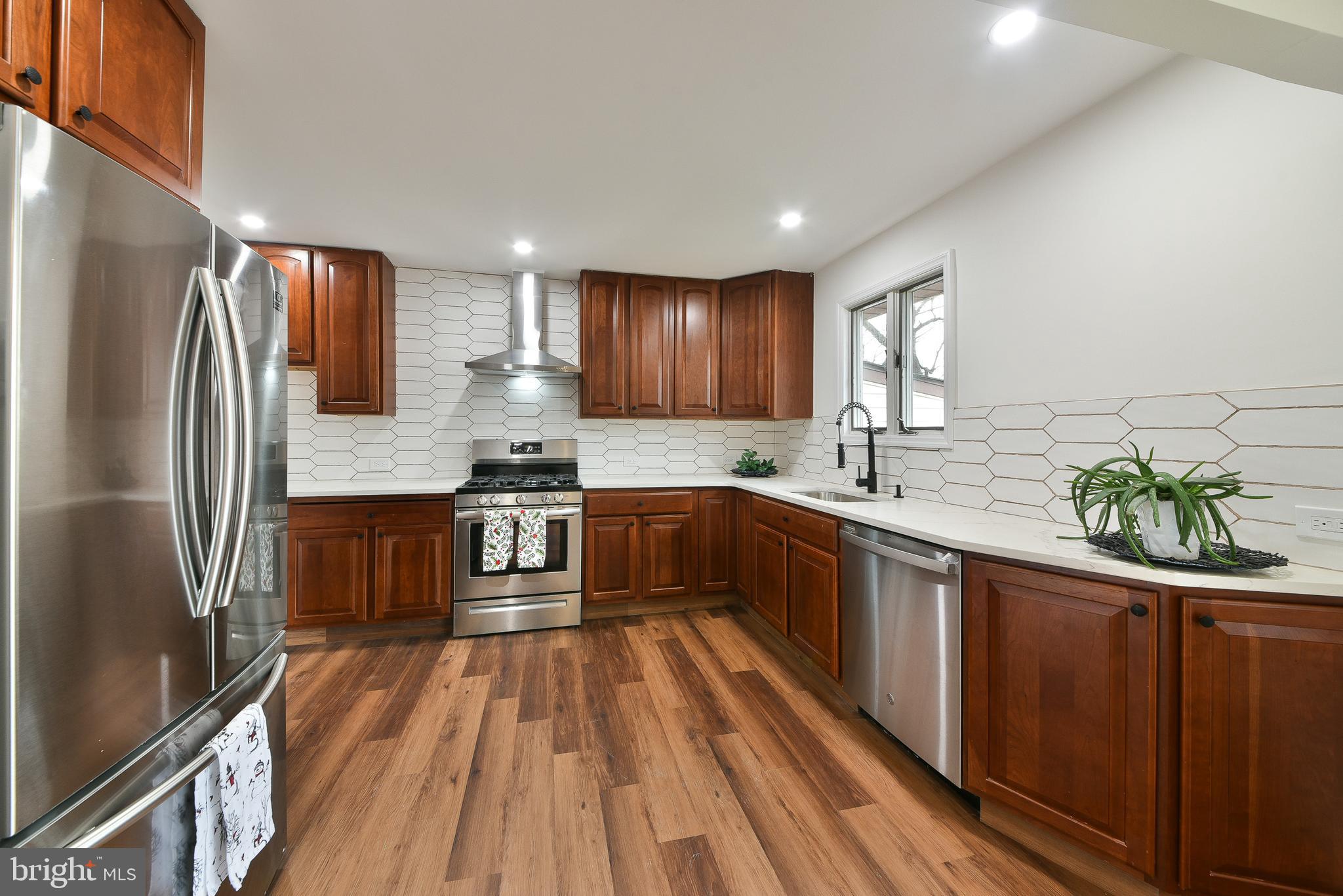 EDGEWATER ESTATES - Residential