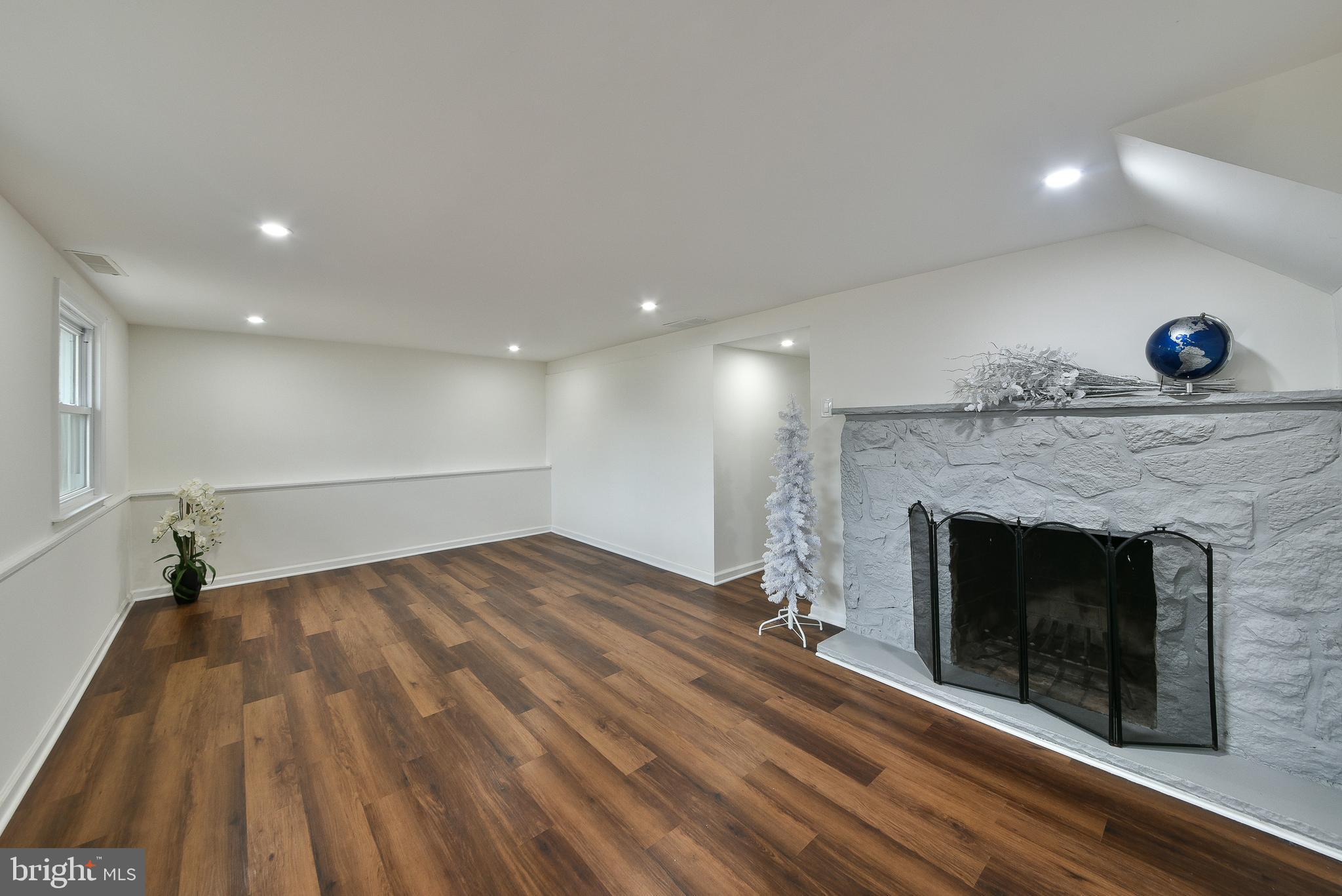 EDGEWATER ESTATES - Residential