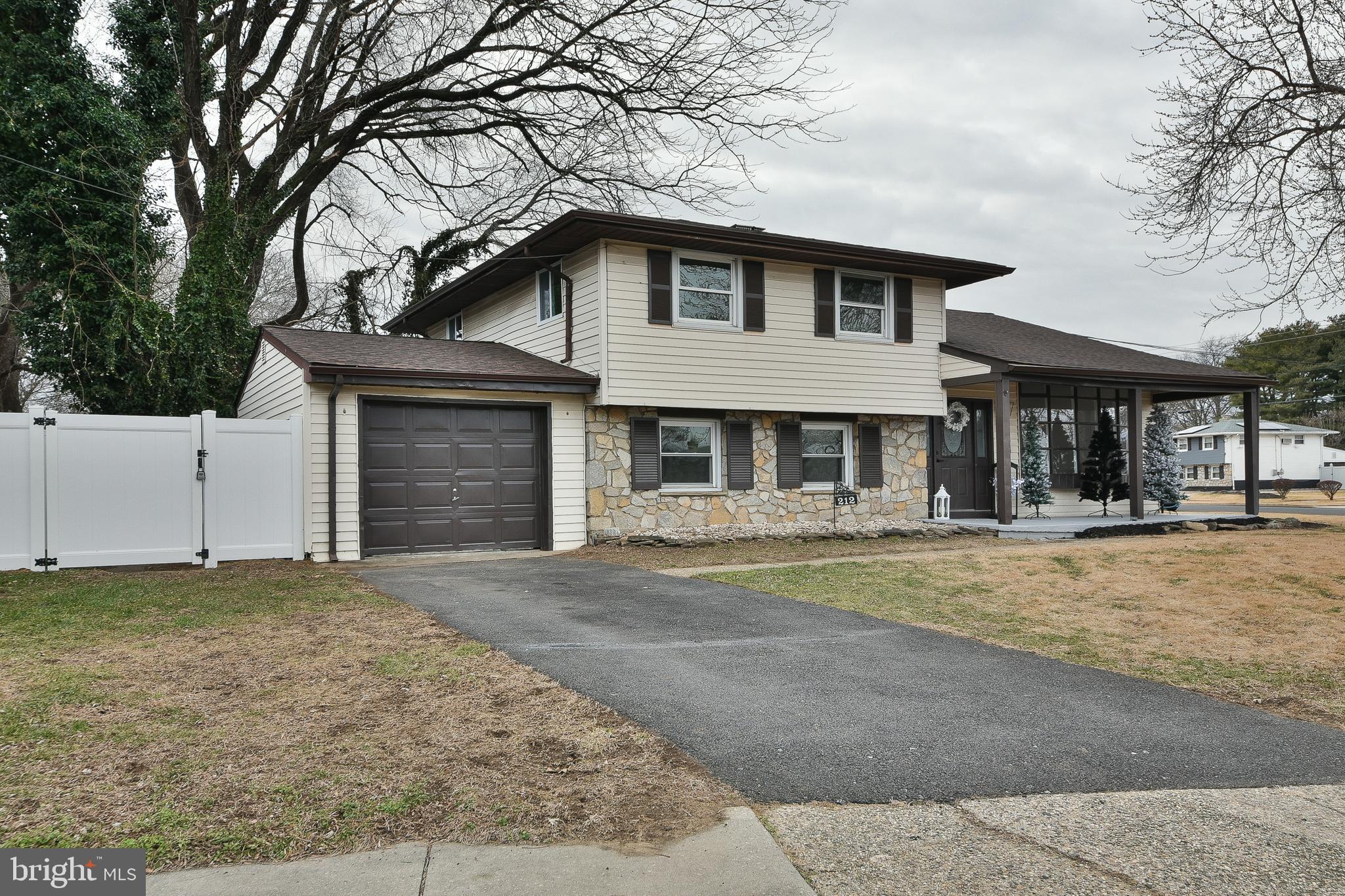 EDGEWATER ESTATES - Residential