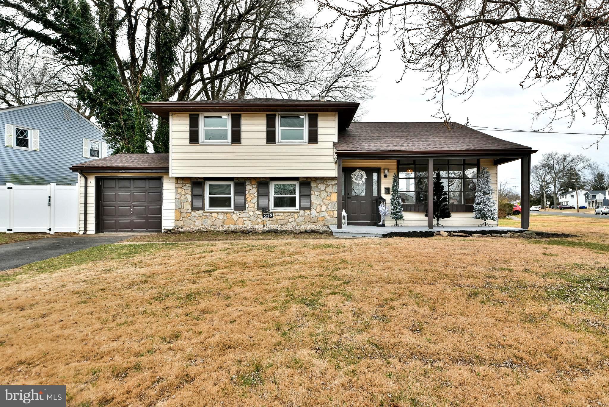 EDGEWATER ESTATES - Residential