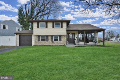 Homes For Sale - 212 E Franklin Avenue<br/> EDGEWATER PARK, NJ 08010