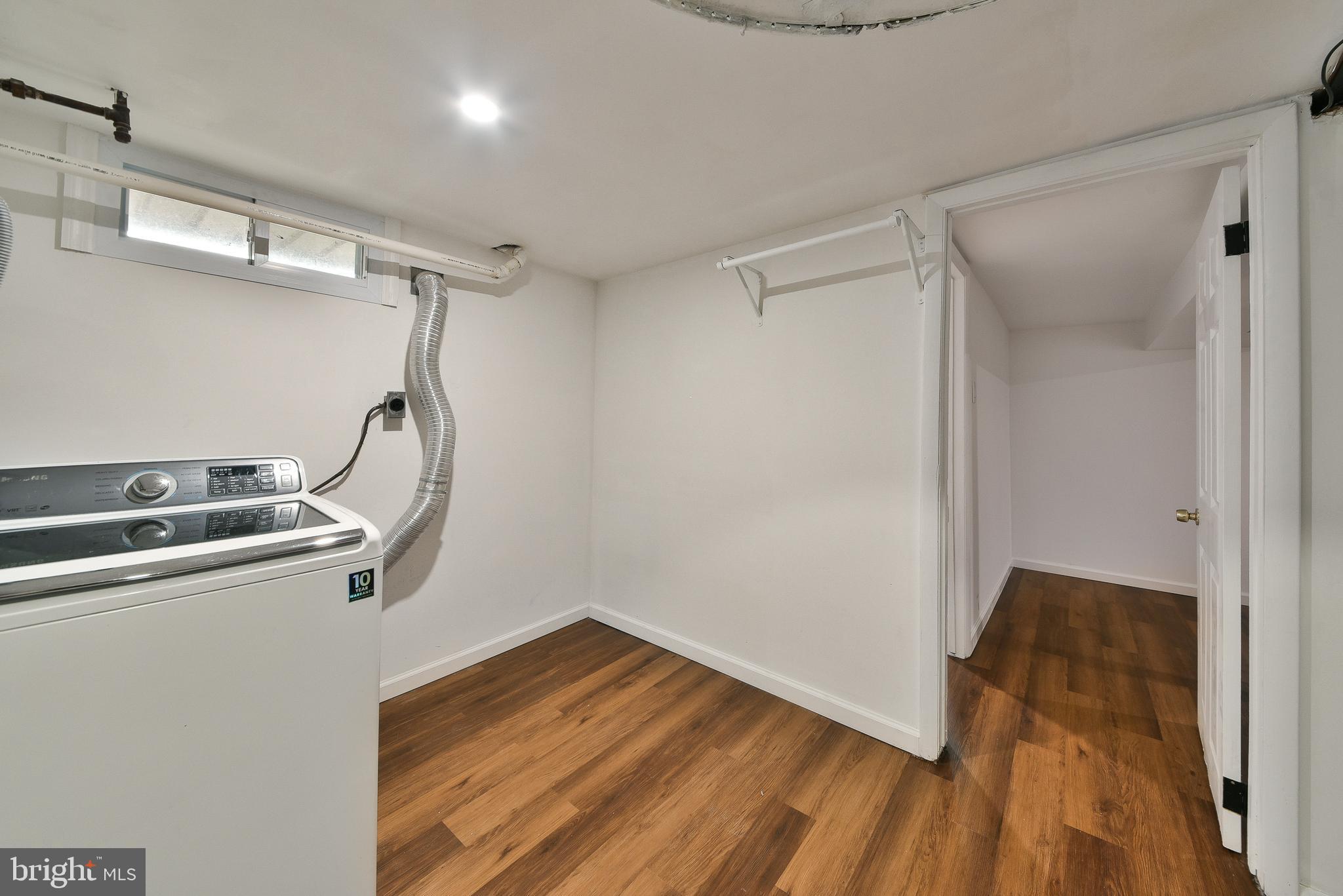 EDGEWATER ESTATES - Residential