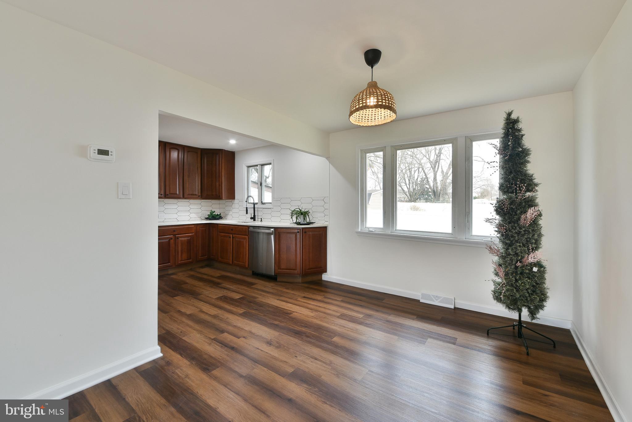 EDGEWATER ESTATES - Residential