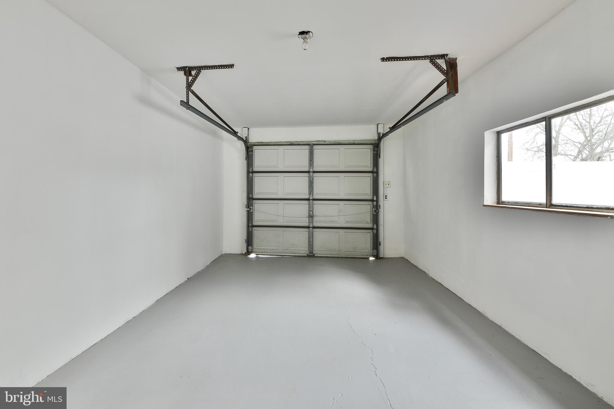 EDGEWATER ESTATES - Residential