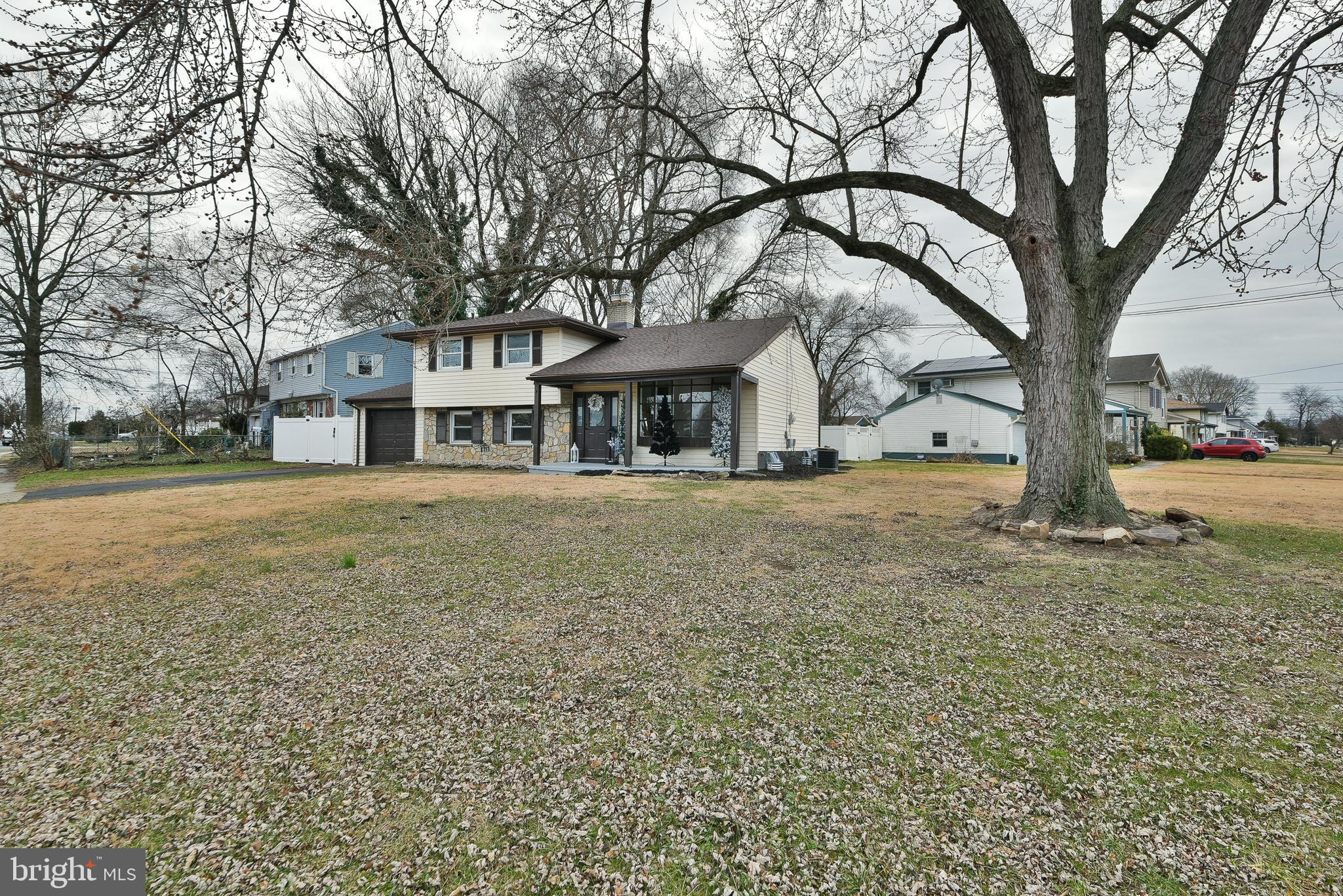 EDGEWATER ESTATES - Residential