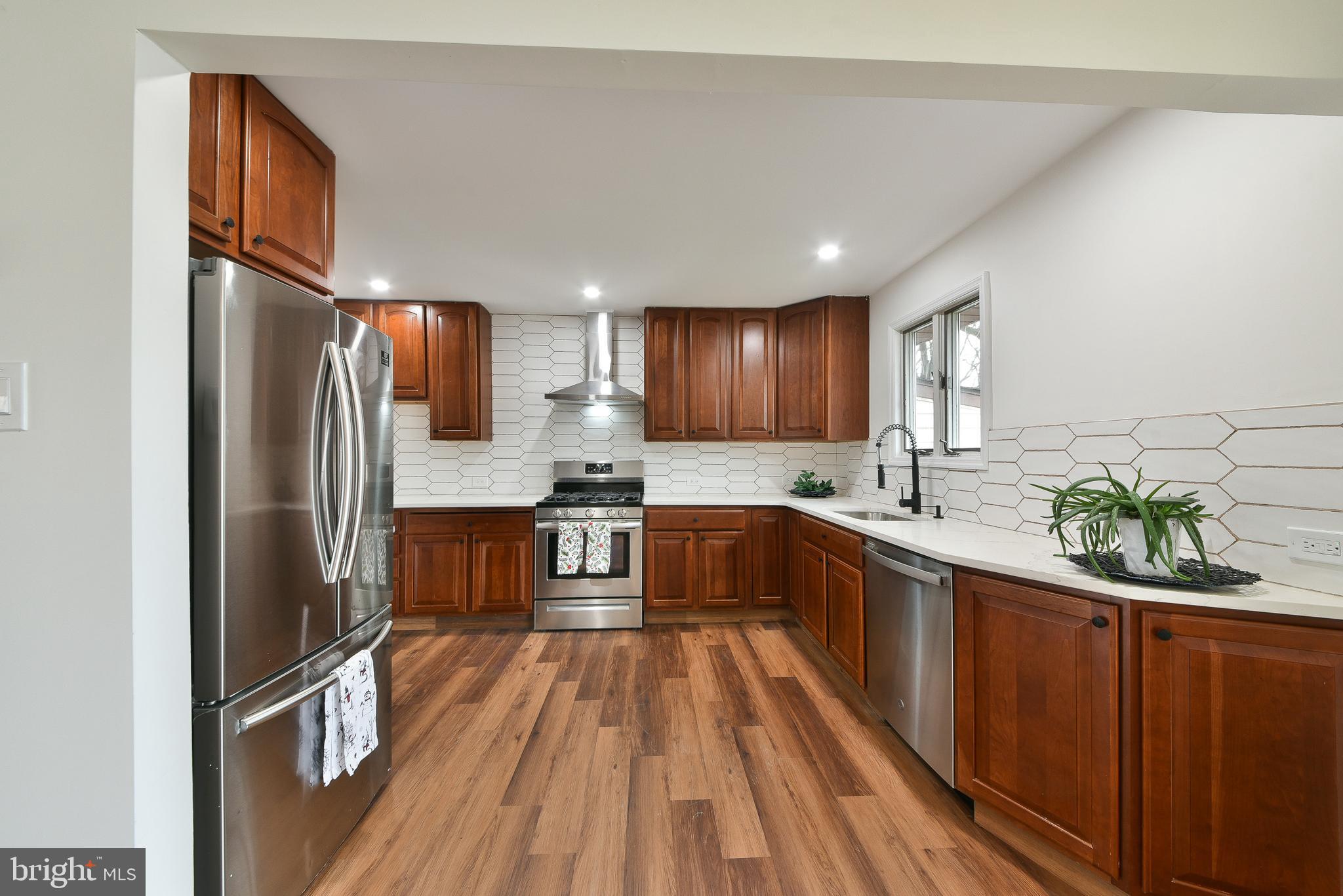 EDGEWATER ESTATES - Residential