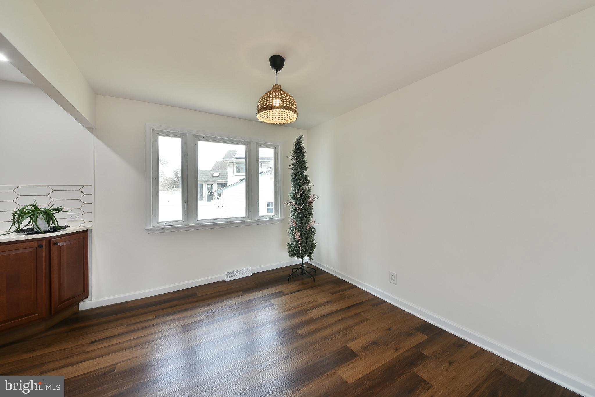 EDGEWATER ESTATES - Residential