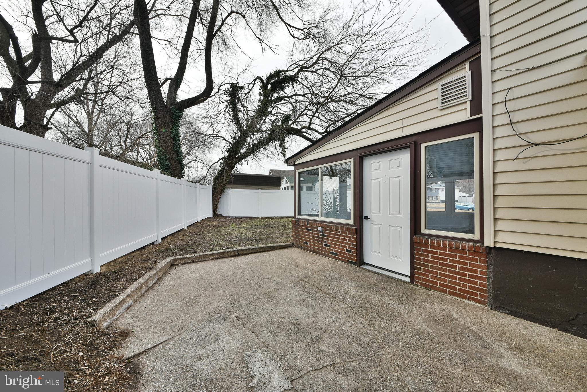 EDGEWATER ESTATES - Residential