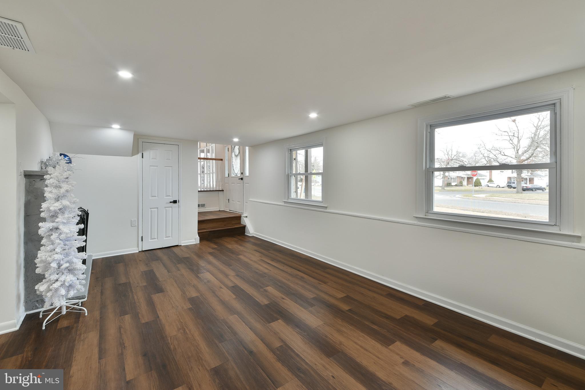 EDGEWATER ESTATES - Residential