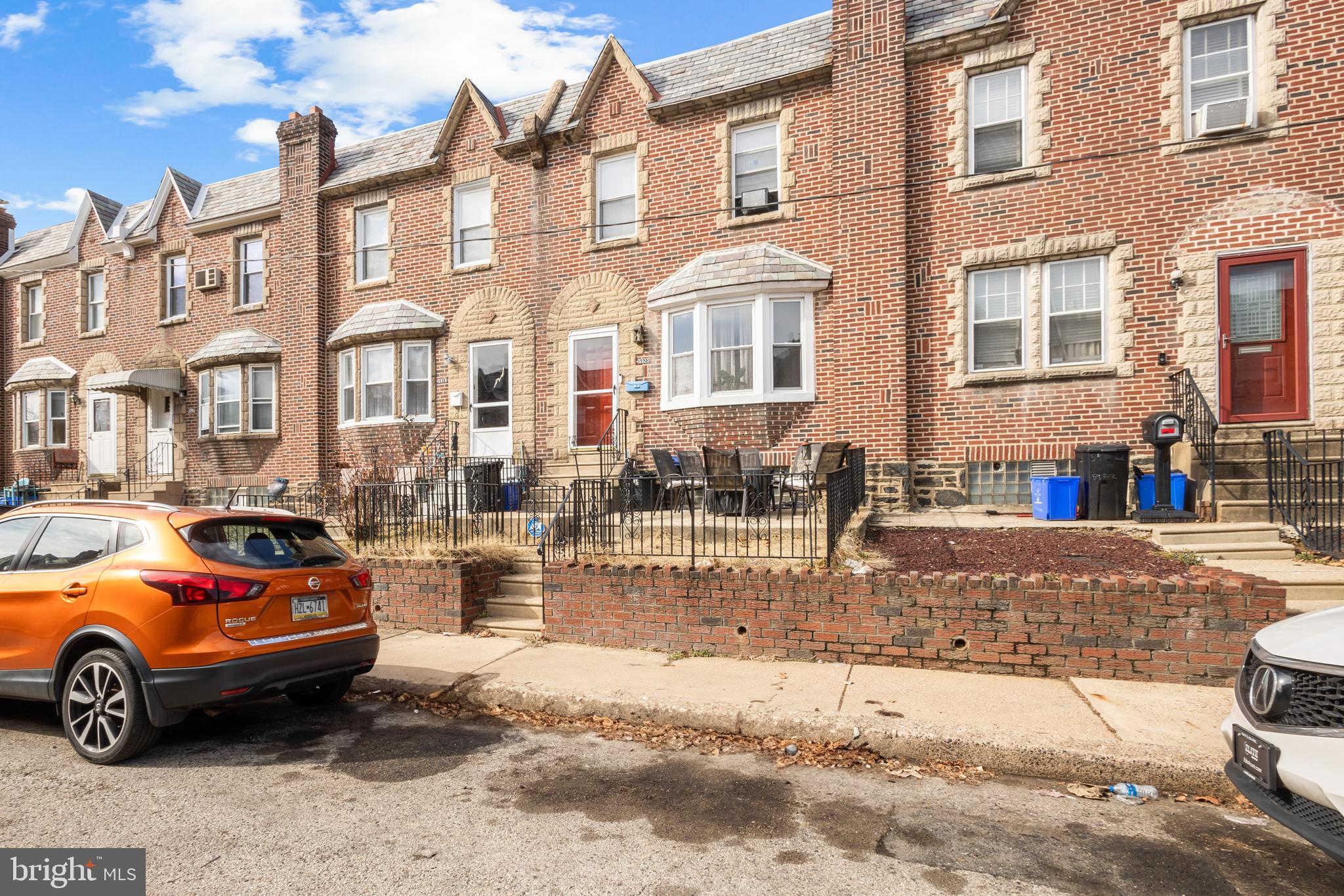 LAWNCREST - Residential