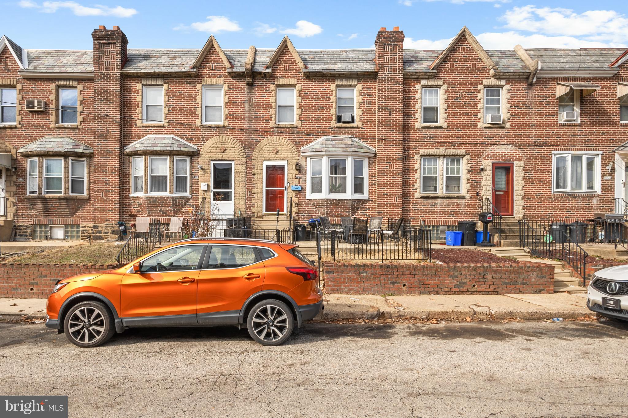 LAWNCREST - Residential