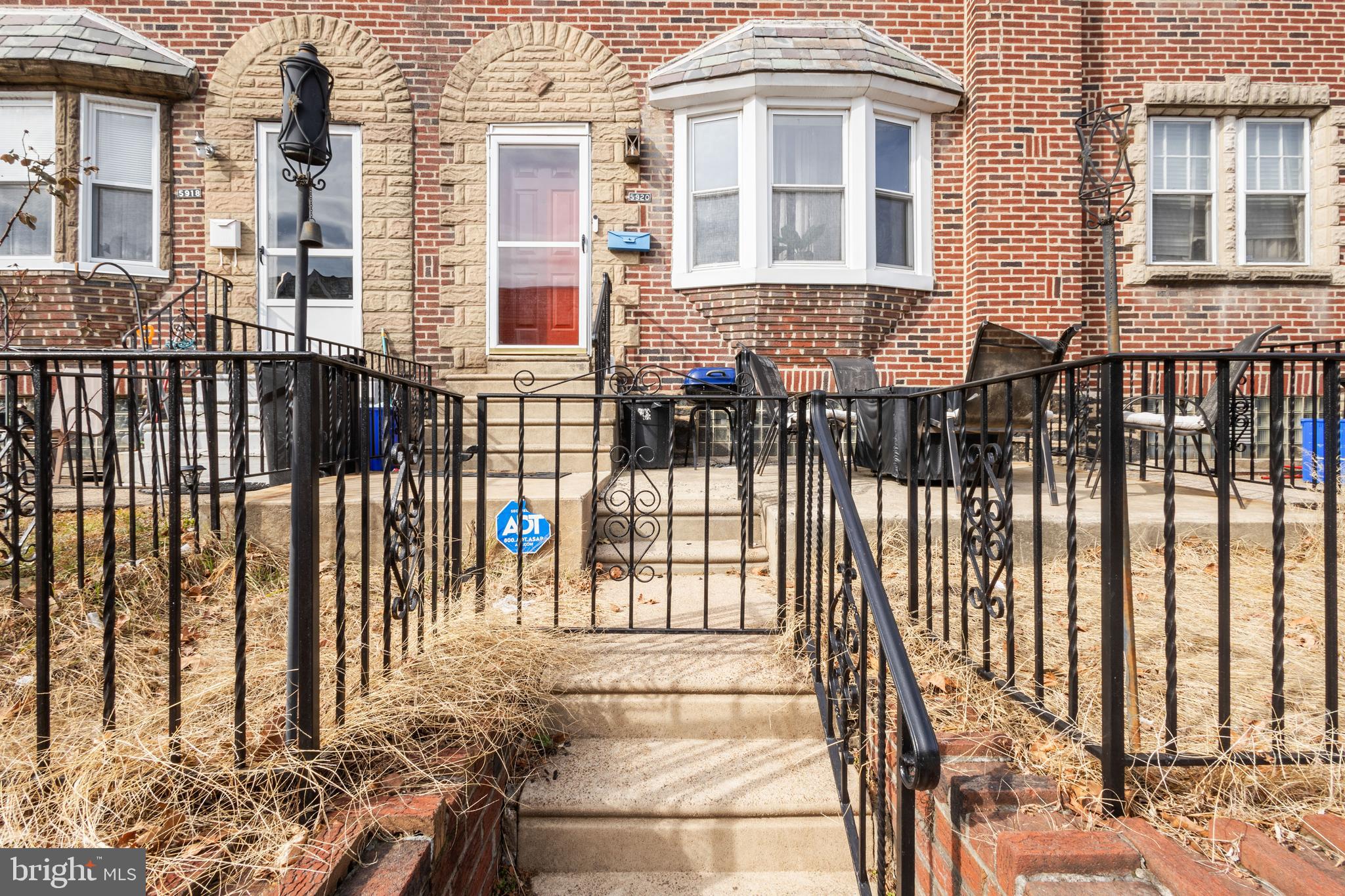 LAWNCREST - Residential