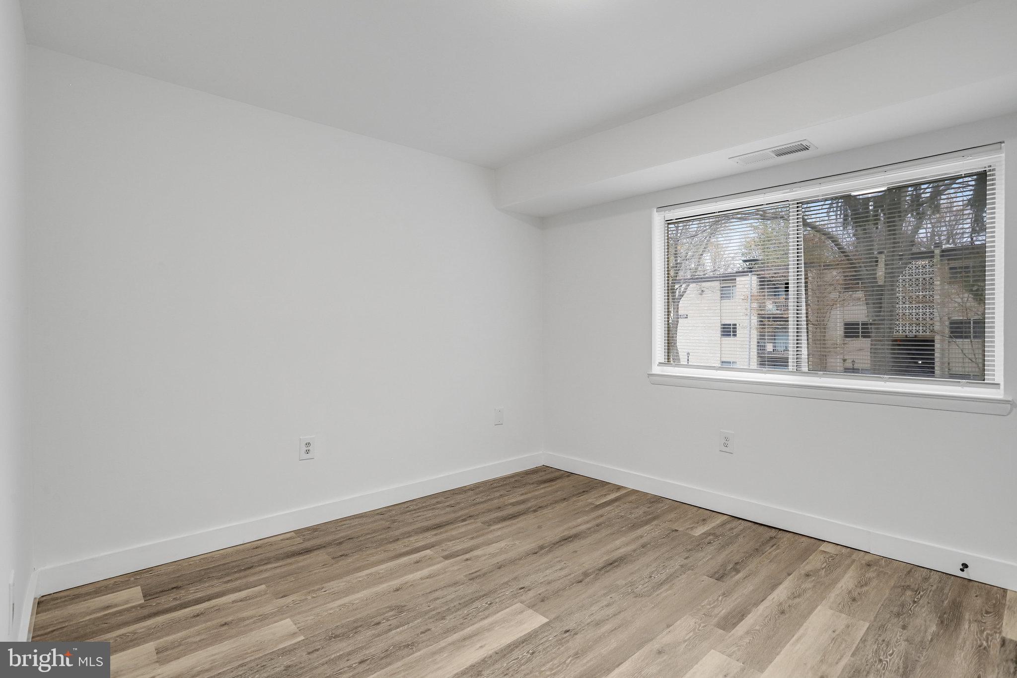 BETHESDA PARK - Residential