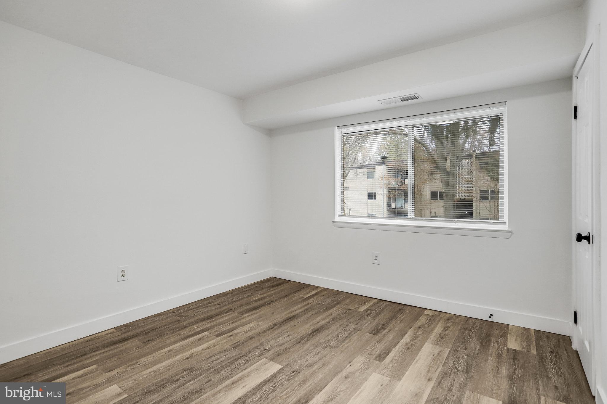 BETHESDA PARK - Residential