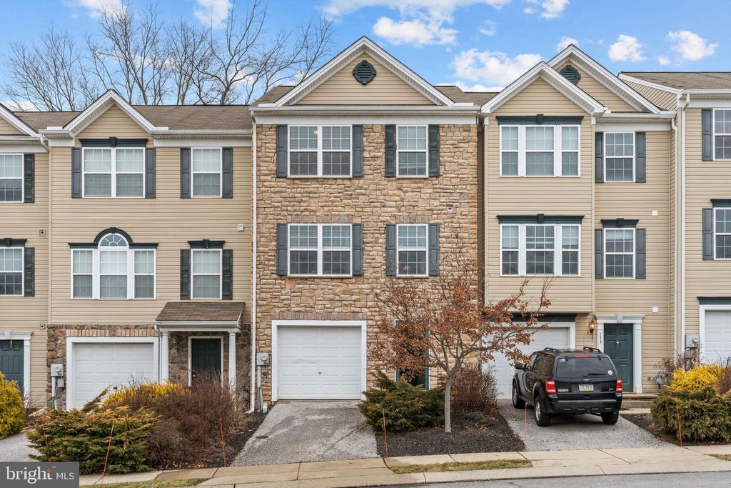 Photo of 108 KNOLLWOOD RD, MILLERSVILLE, PA 17551 (MLS # PALA2030120)