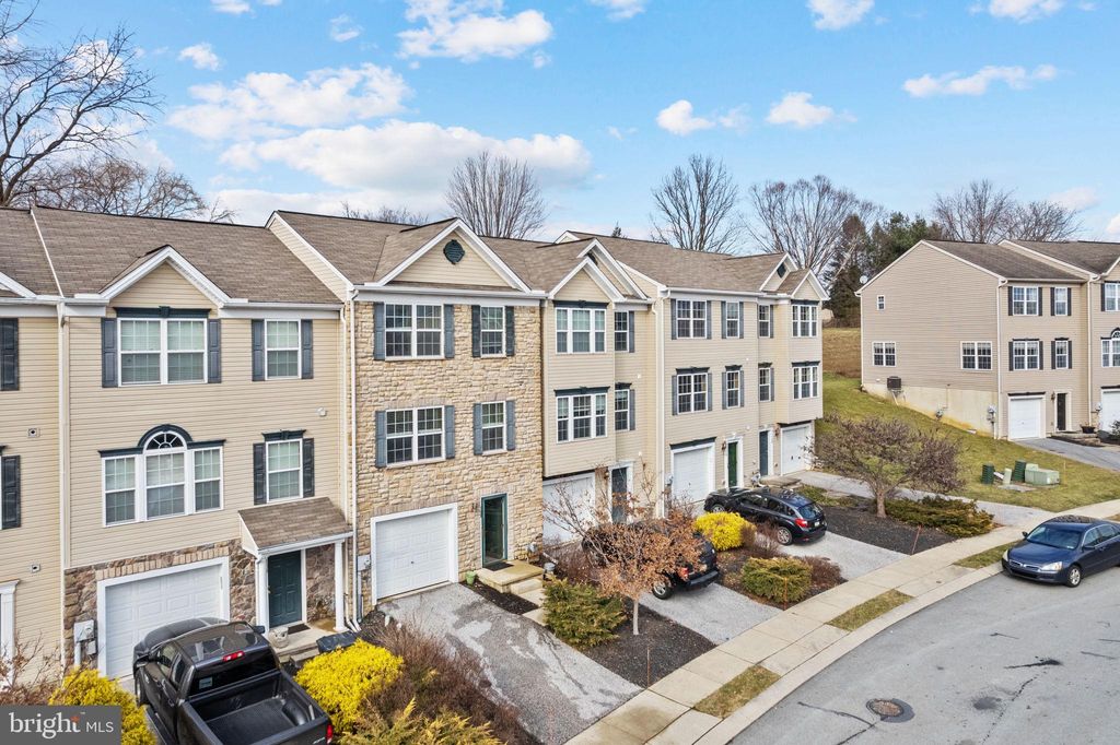 Photo of 108 KNOLLWOOD RD, MILLERSVILLE, PA 17551 (MLS # PALA2030120)