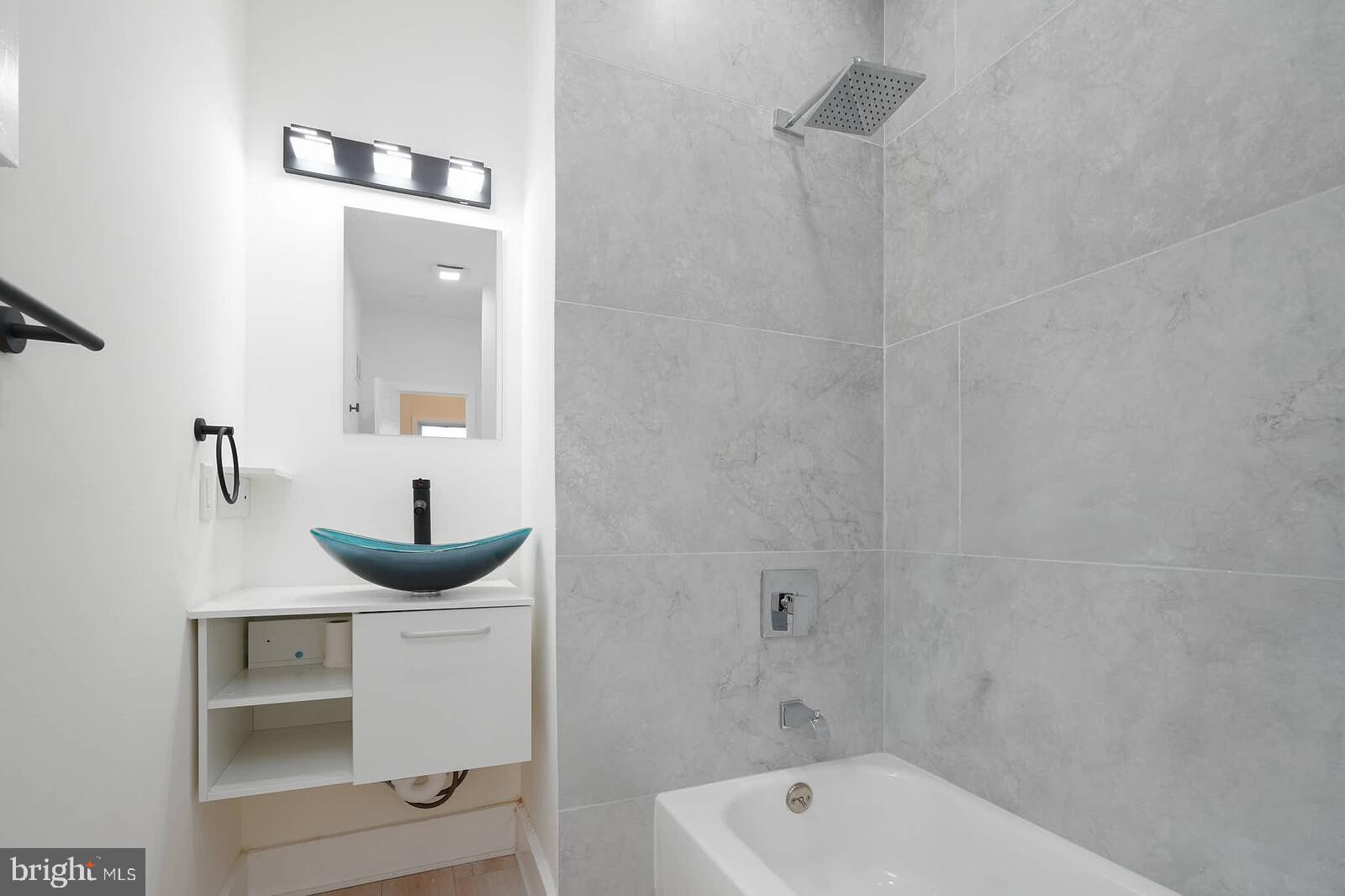 ROSEMONT - Residential