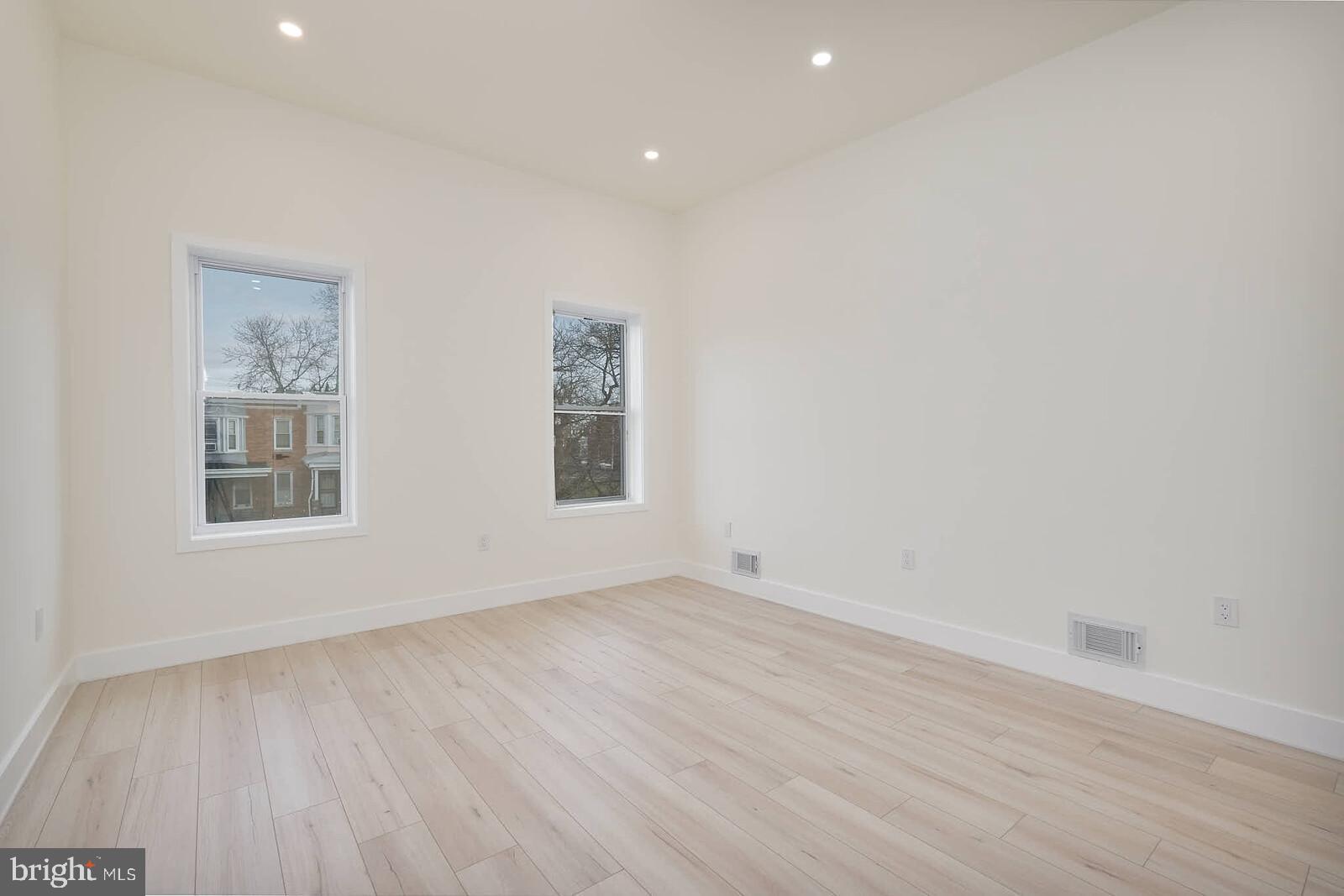ROSEMONT - Residential