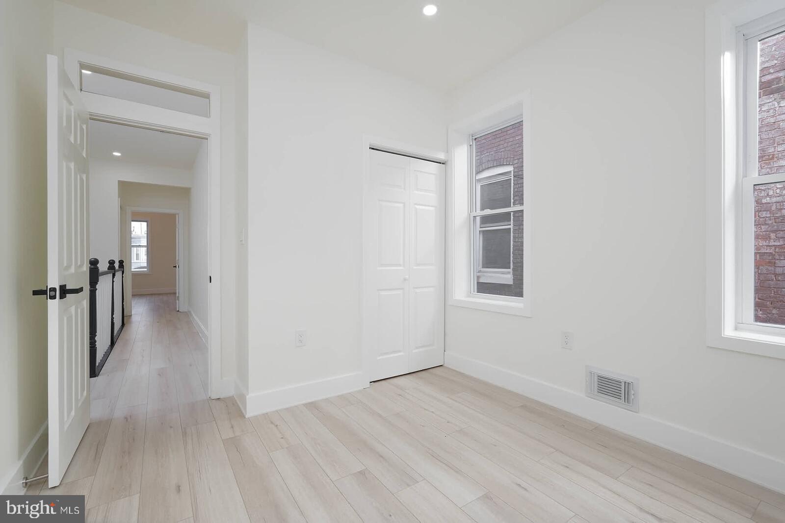 ROSEMONT - Residential