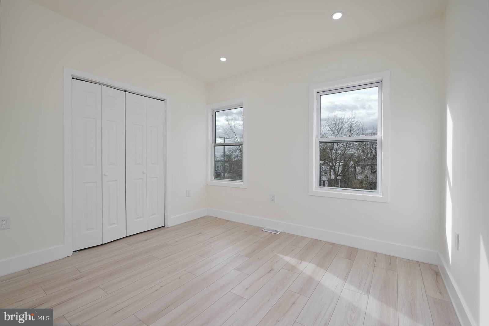 ROSEMONT - Residential