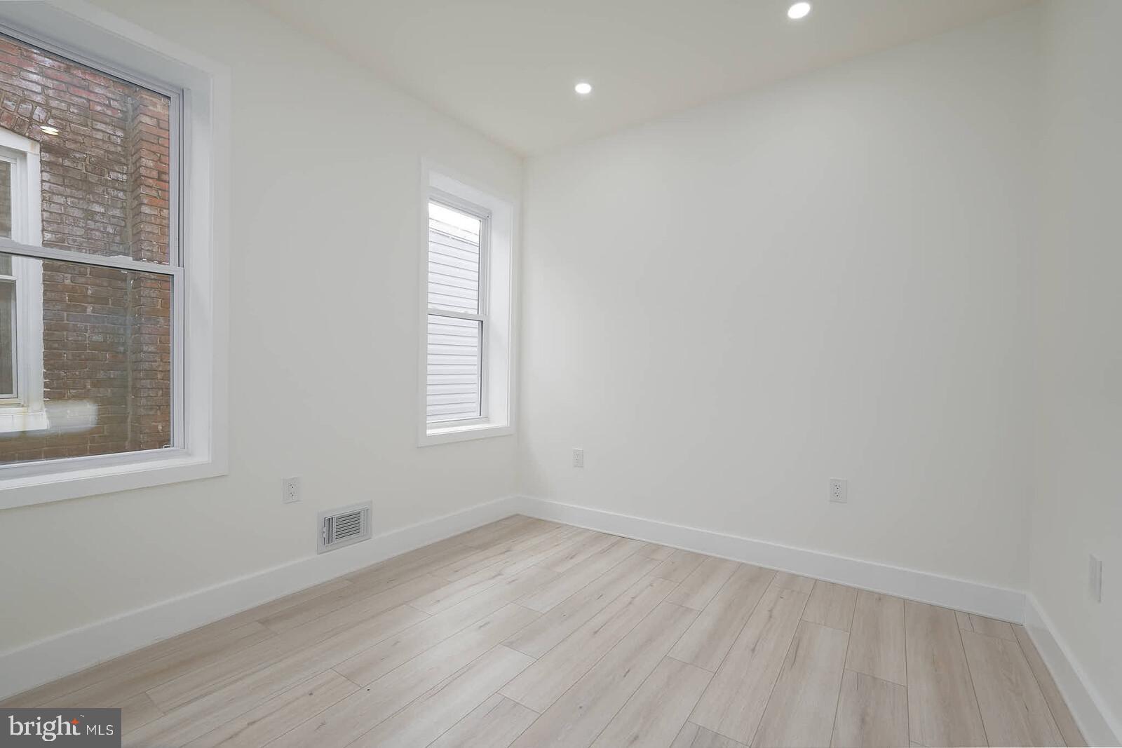 ROSEMONT - Residential