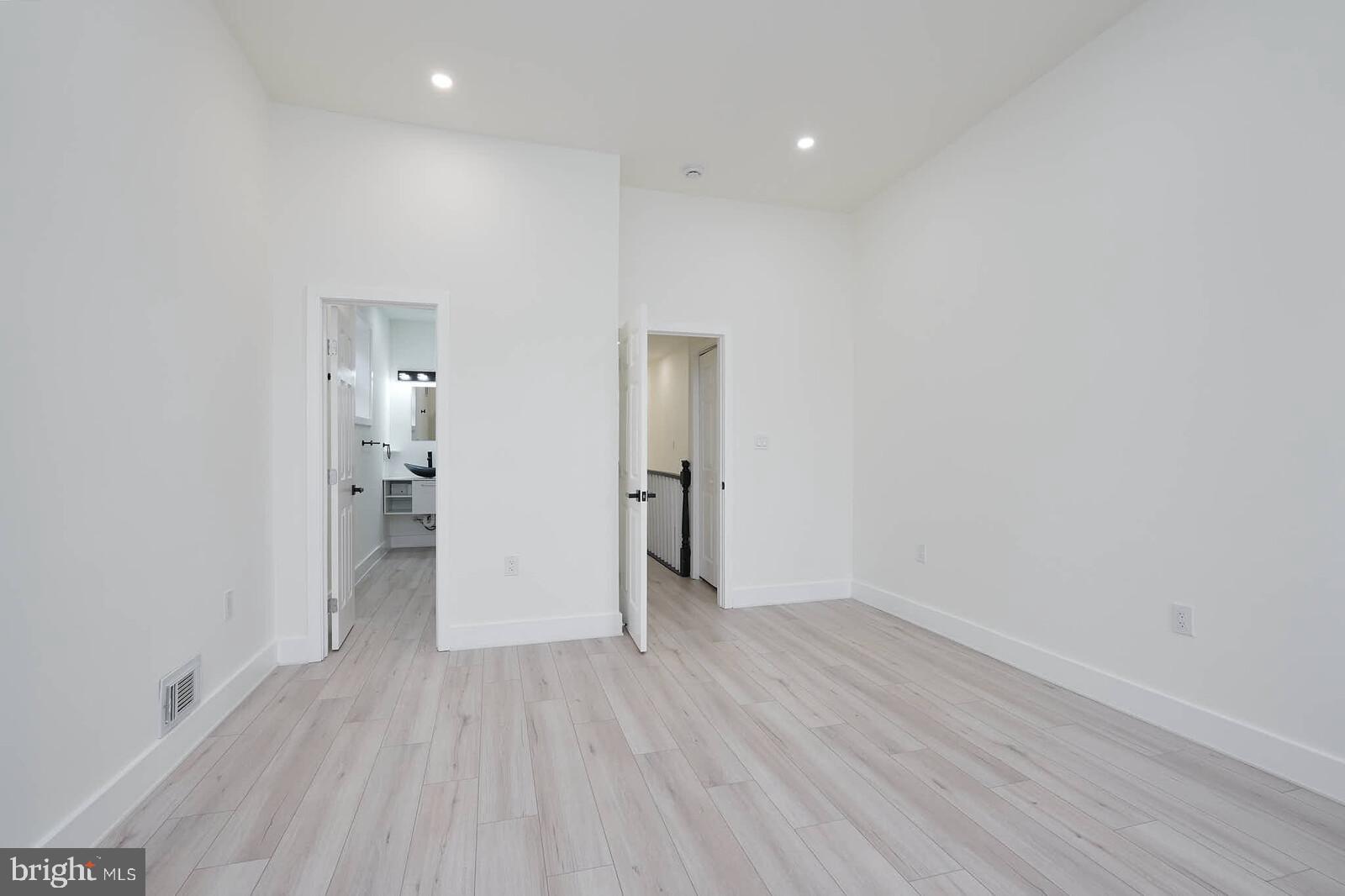 ROSEMONT - Residential