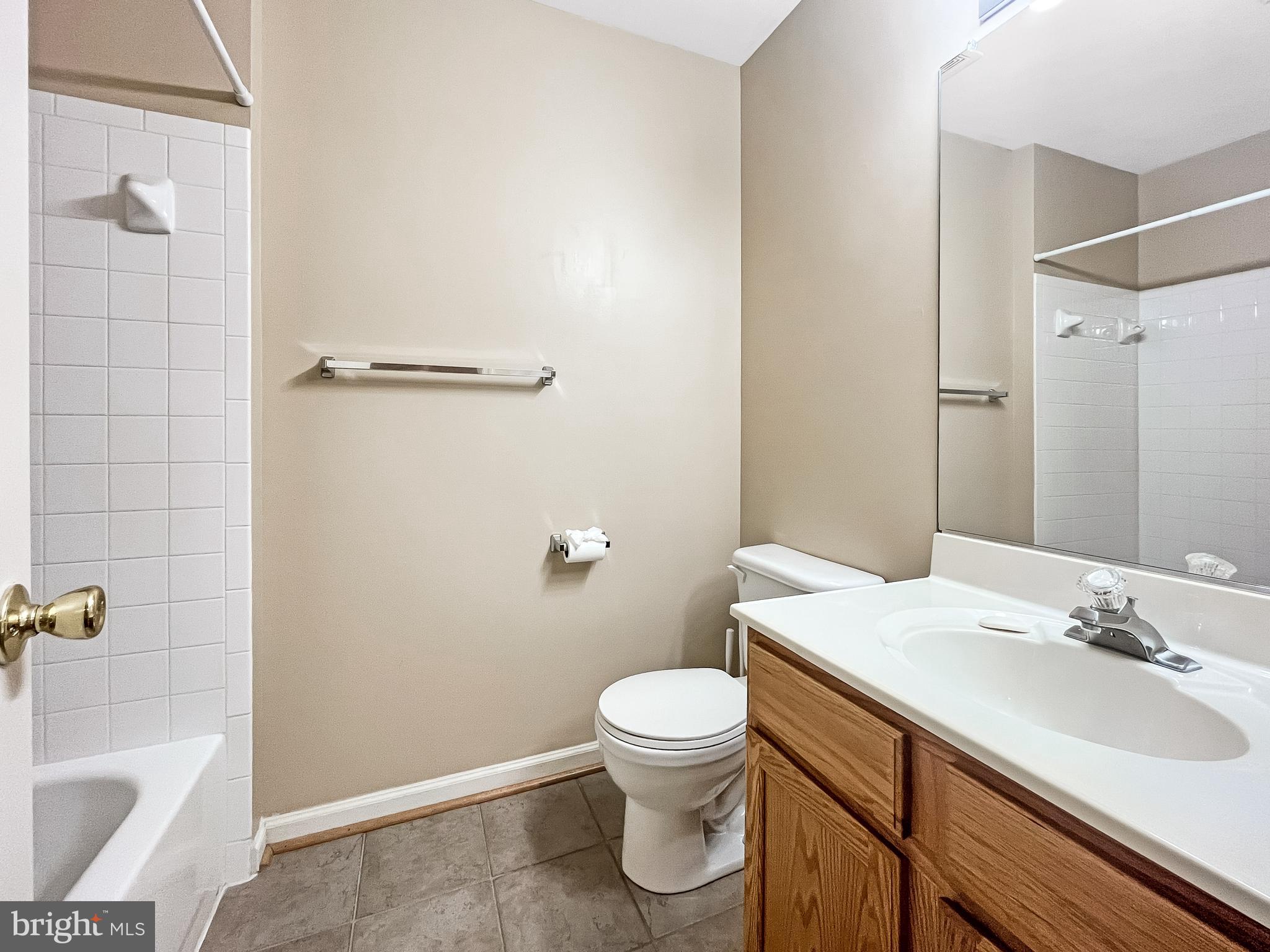 LAKE RIDGE CROSSING - Residential Lease