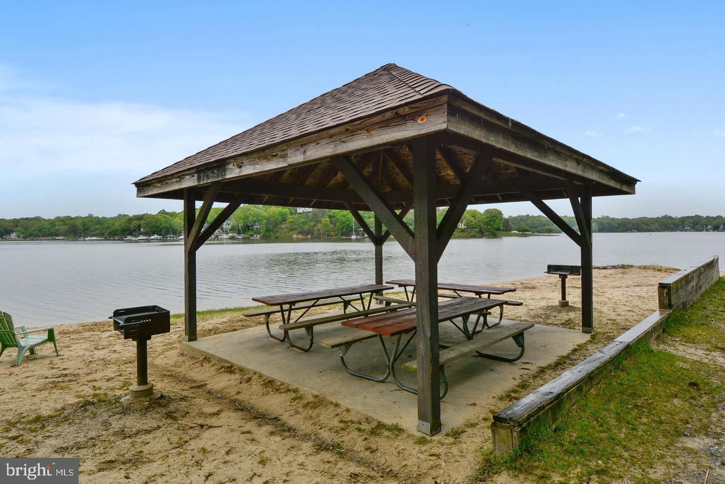 SUNRISE BEACH - Residential