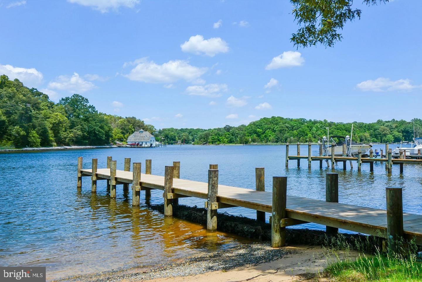 SUNRISE BEACH - Residential