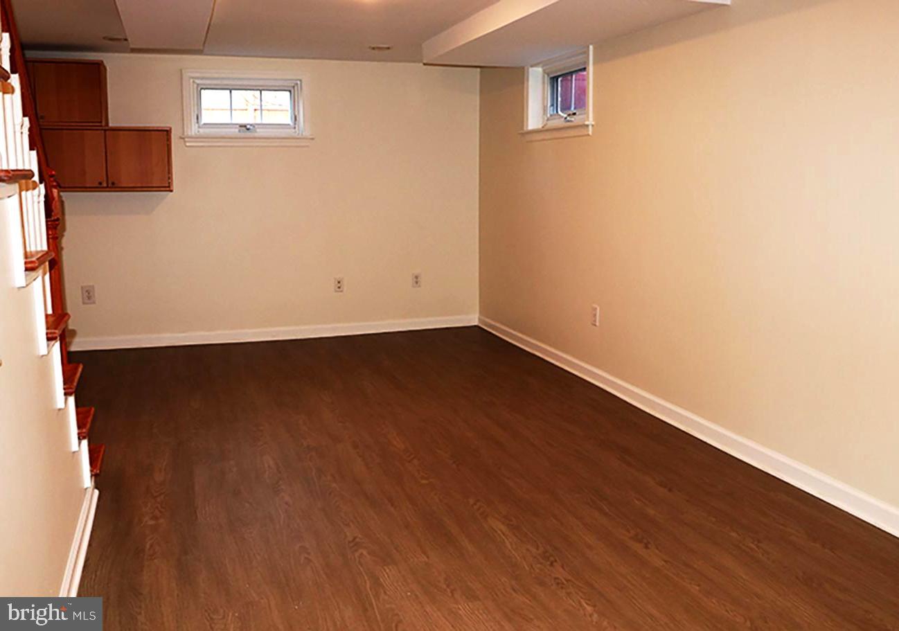 BROYHILL HEIGHTS - Residential Lease