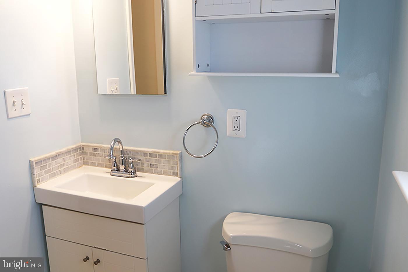 BROYHILL HEIGHTS - Residential Lease