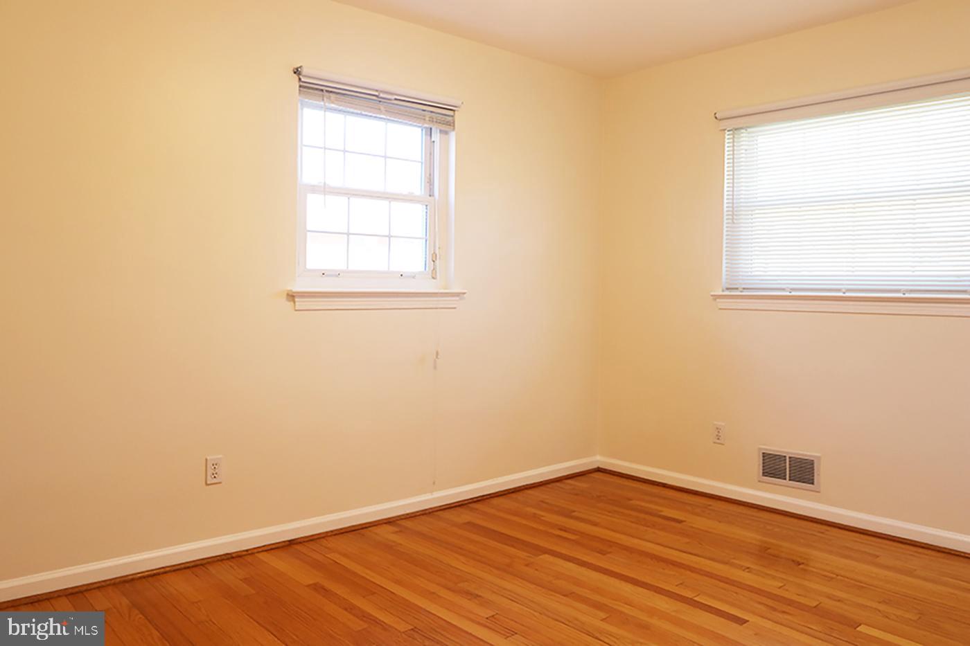 BROYHILL HEIGHTS - Residential Lease