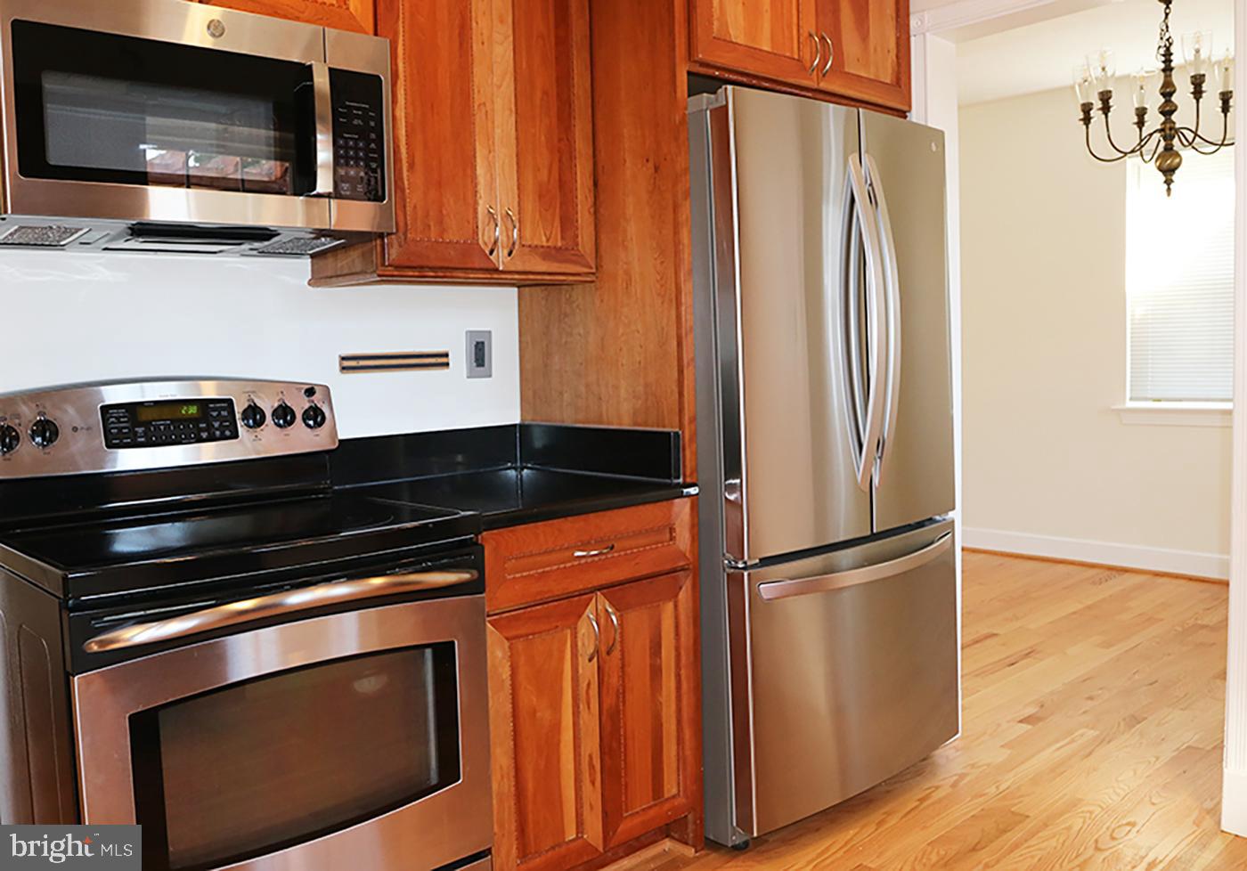 BROYHILL HEIGHTS - Residential Lease