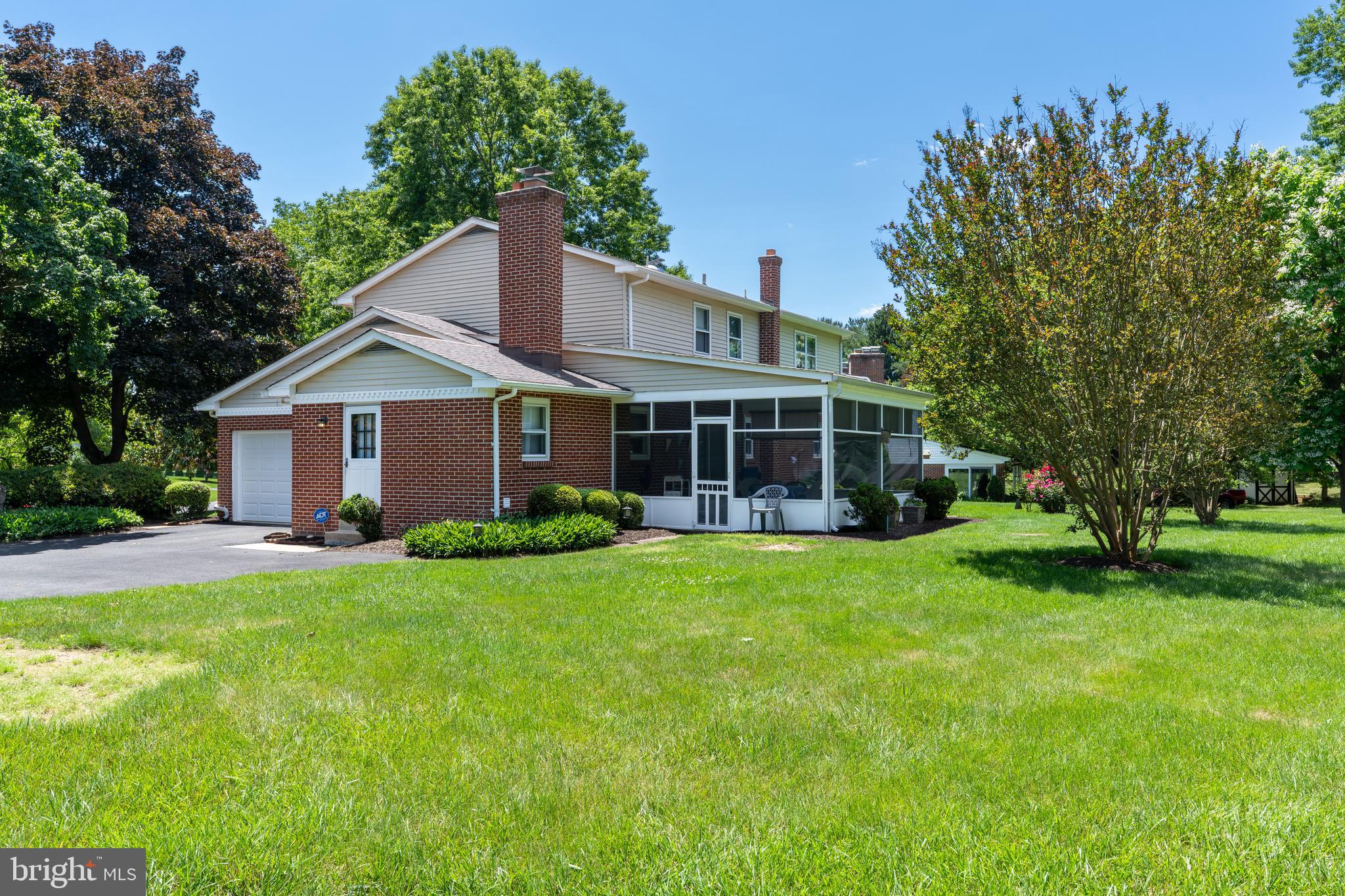 114 W SAVANNAH DRIVE
