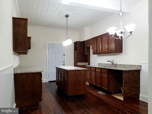 HIGHLANDTOWN - Residential