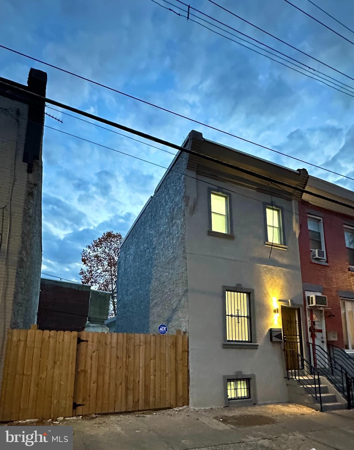 KENSINGTON - Residential